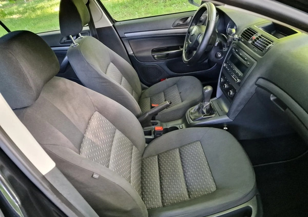 Skoda Octavia cena 12999 przebieg: 385000, rok produkcji 2010 z Sosnowiec małe 277